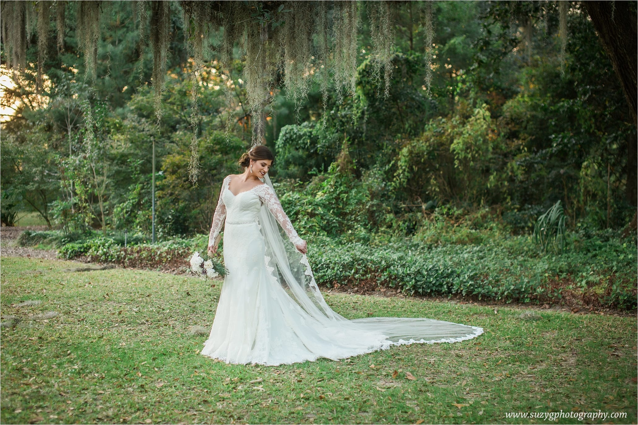 wind-rush-gardens-bridal-session-baton-rouge-suzy-g-photography-suzy-g_0025